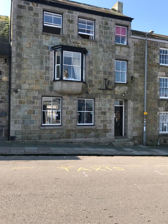No 52 Bed And Breakfast Helston Exterior photo